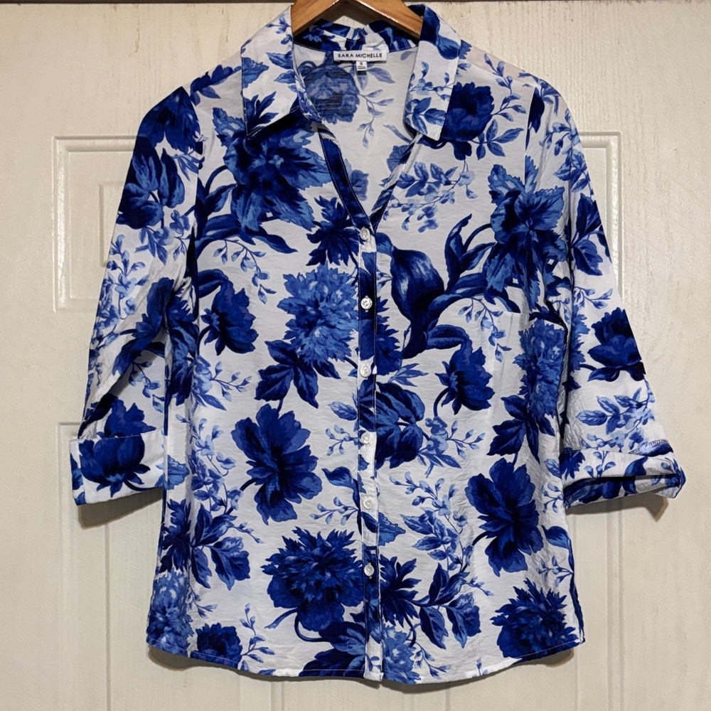 Sara Michelle White and Blue Floral Button-Down Shirt